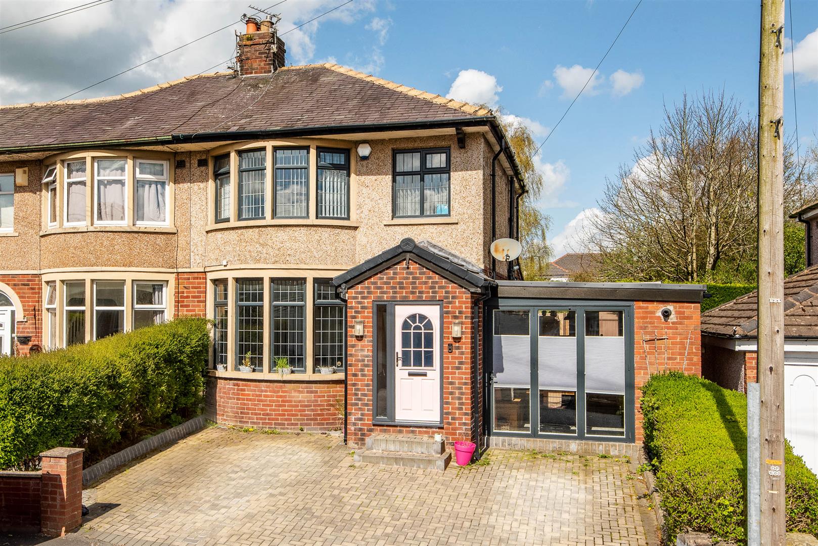 3 bed property in Willow Trees Drive, Blackburn